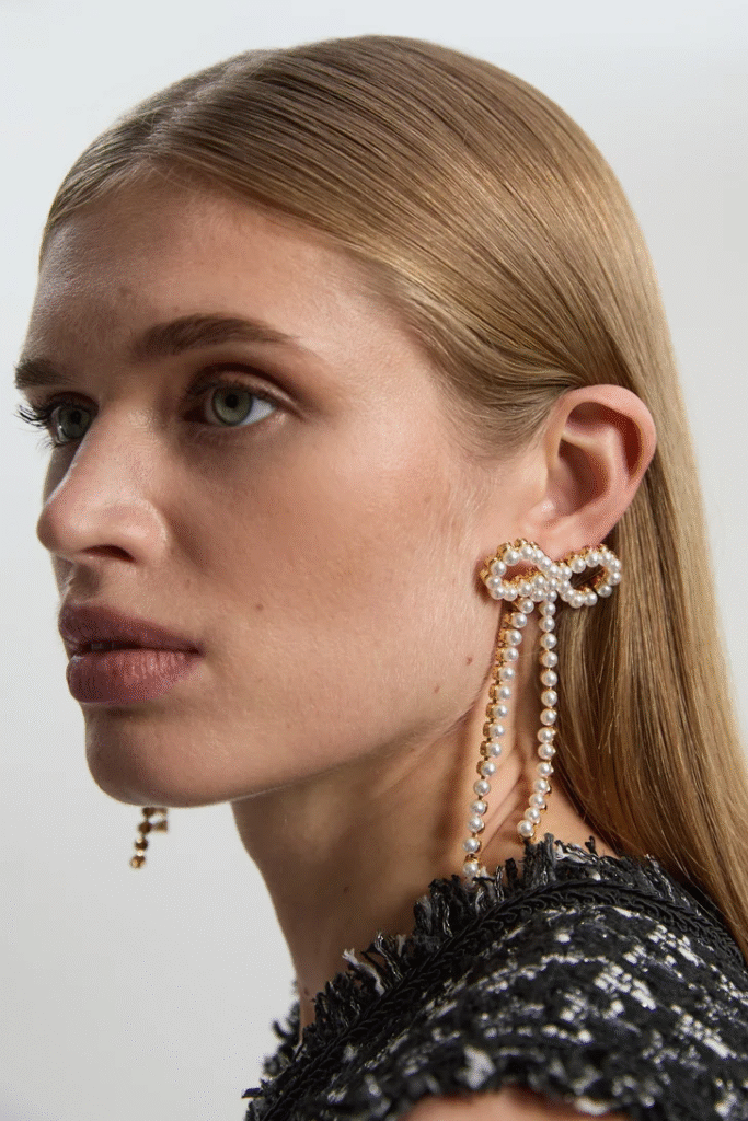 KarenMillen
Pearl Bow Earrings